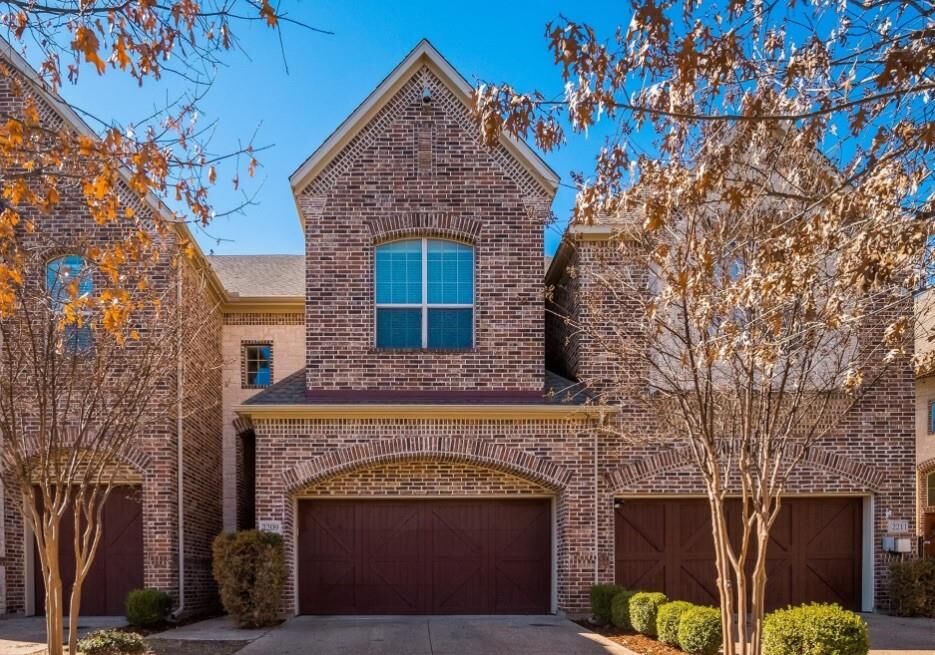 Property Photo:  2209 Kirby Street  TX 75204 