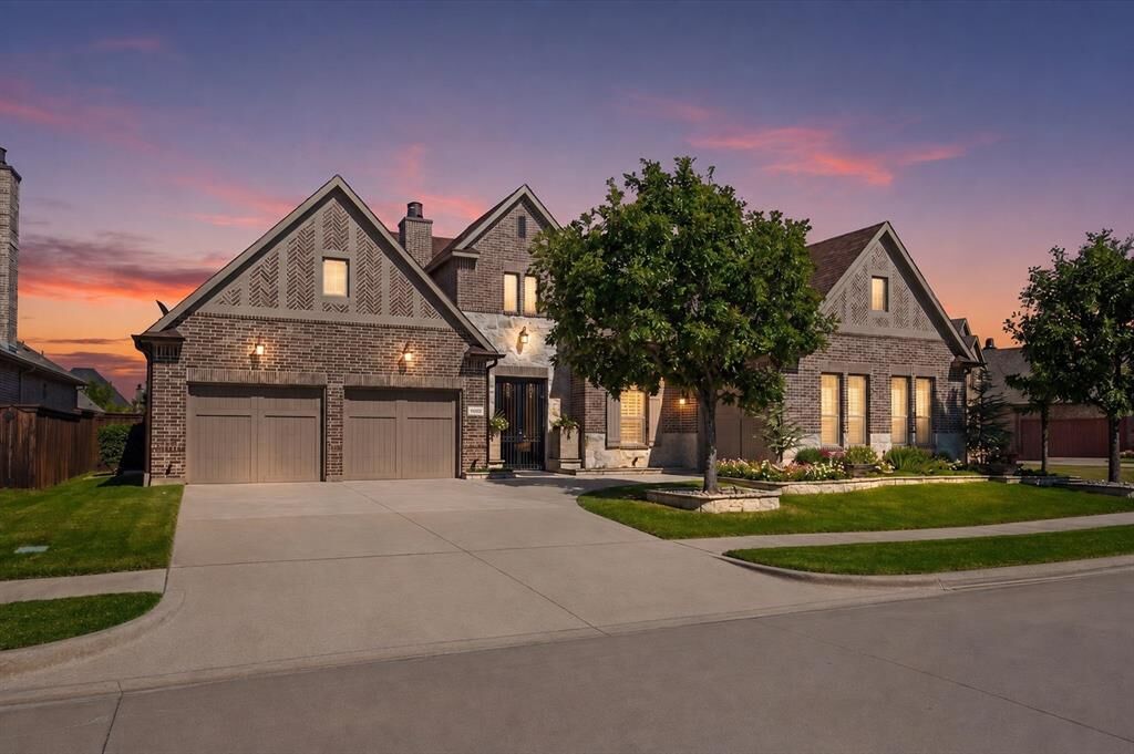 Property Photo:  8105 Castlebridge  TX 75056 