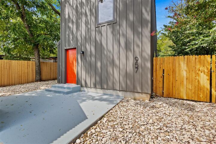 Property Photo: 957 Woods Avenue TX 76102