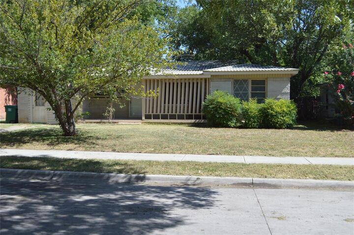 Property Photo: 5624 Volder Drive TX 76114