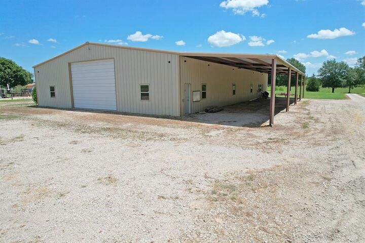 Property Photo: 187 County Road 3230 TX 75783
