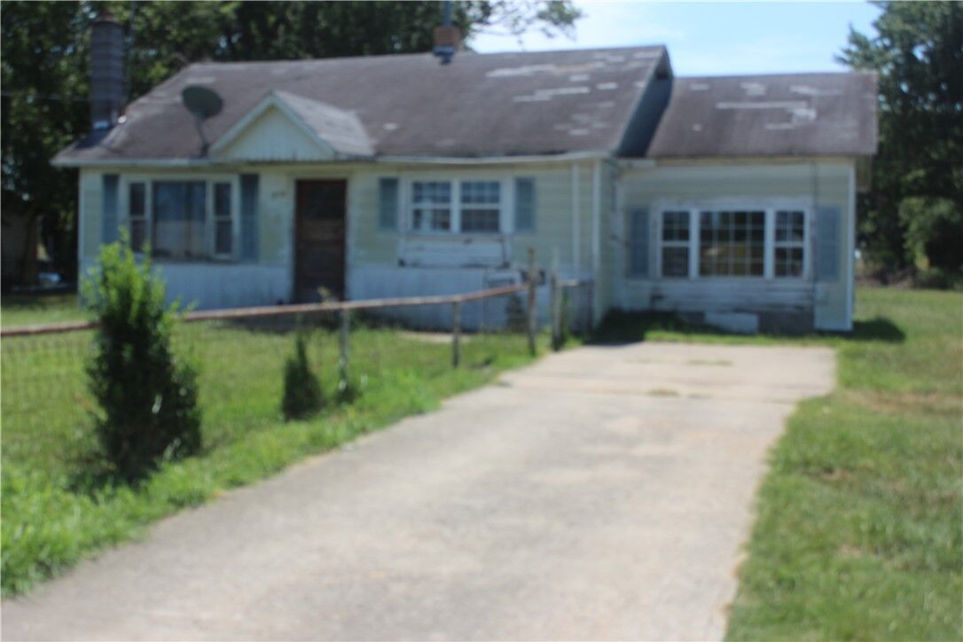 Property Photo:  719 Main Street  AR 72736 