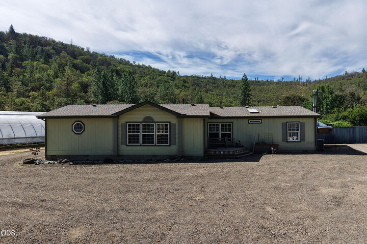 Property Photo: 4400 Indian Creek Road OR 97539