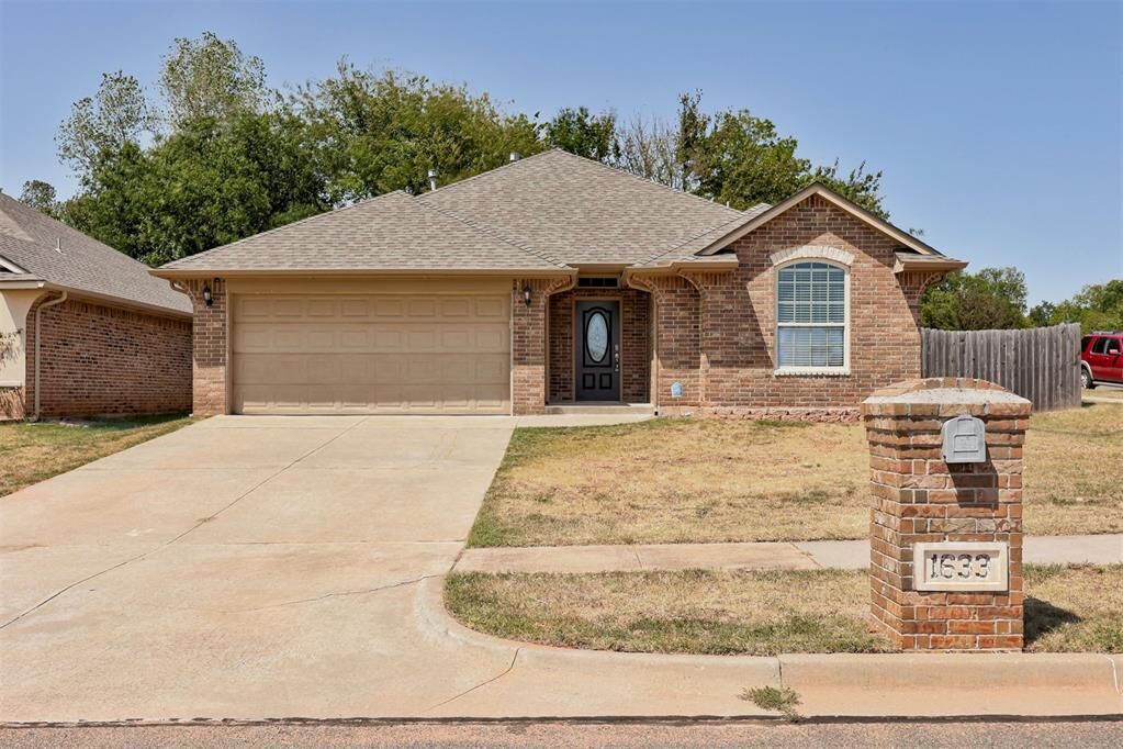 Property Photo: 1633 Rangeline Road OK 73071