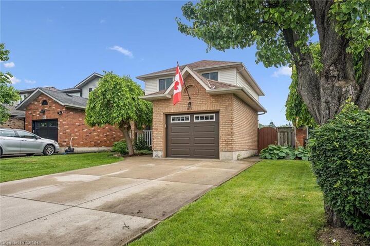 Property Photo:  817 Acadia Drive  ON L8W 3V5 