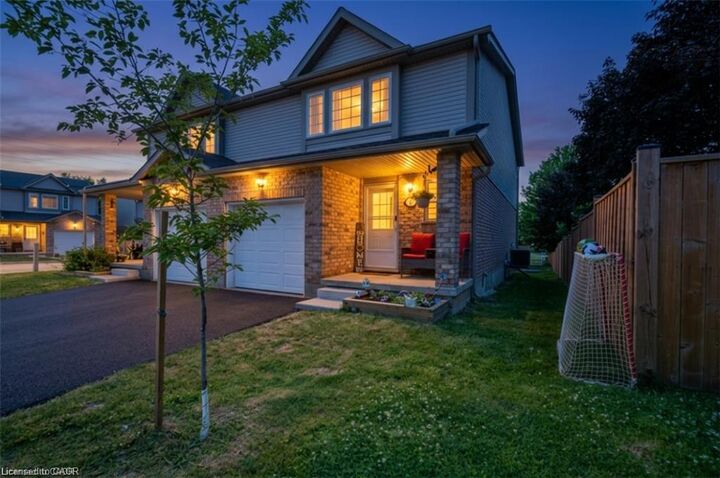 Property Photo:  84 Westmeadow Drive 1  ON N2N 3P1 