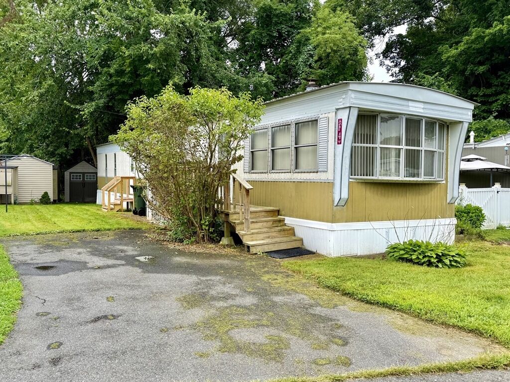 Property Photo:  229 Miller St F4  MA 01056 
