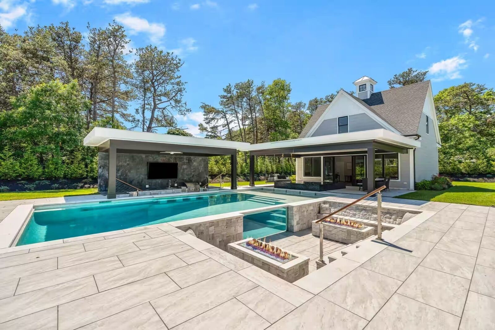 Property Photo: 171 Searsville Rd MA 02660