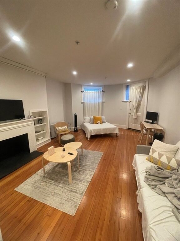 Property Photo:  470 Beacon Street 1  MA 02115 