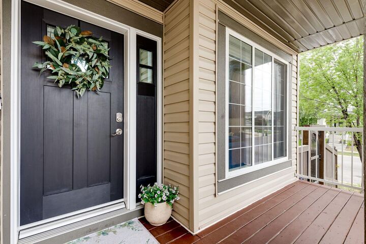 Property Photo: 1870 Baywater Street SW AB T4B 0B3