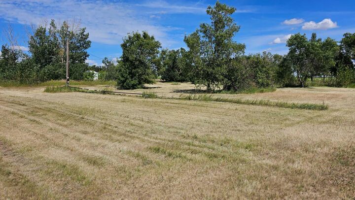 Property Photo: 08 Railway Avenue AB T0C 1C0