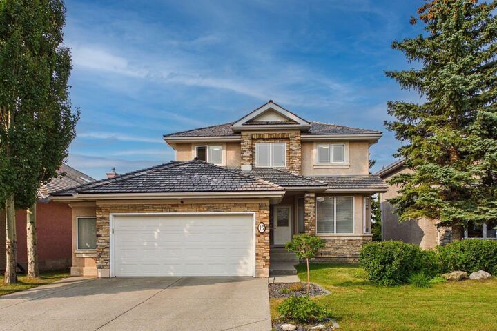 15 Royal Crest Terrace NW — photo 1