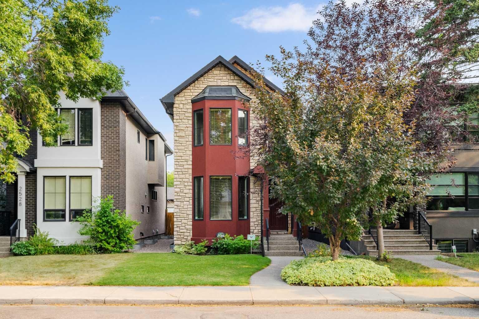 Property Photo:  2526 3 Avenue NW  AB T2N 0L3 
