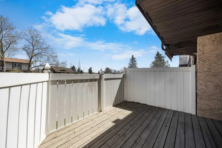 Property Photo:  3705 Fonda Way SE 57  AB T2A 6G9 
