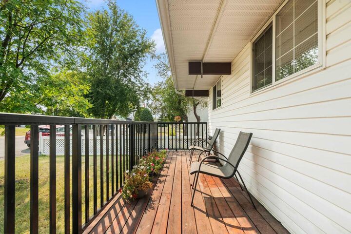 Property Photo: 613 Olympia Crescent SE AB T2C 1G6