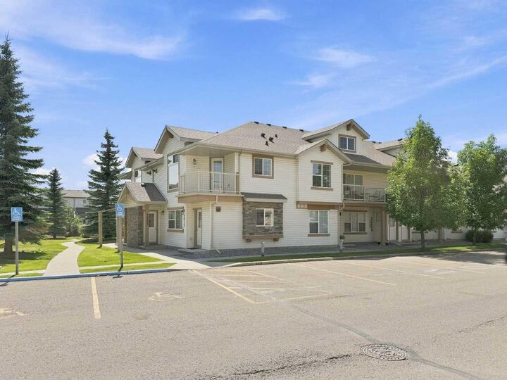 Property Photo: 31 Jamieson Avenue 1222 AB T4P 0H8