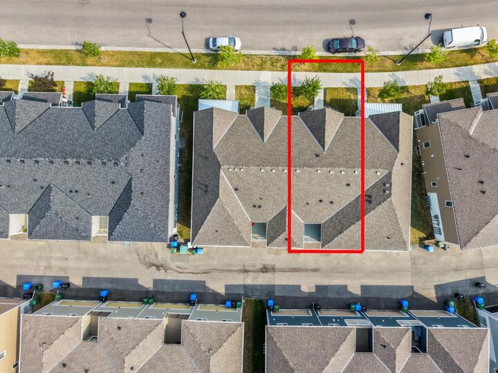 Property Photo:  129 Yorkville Avenue  AB T2X 4K3 