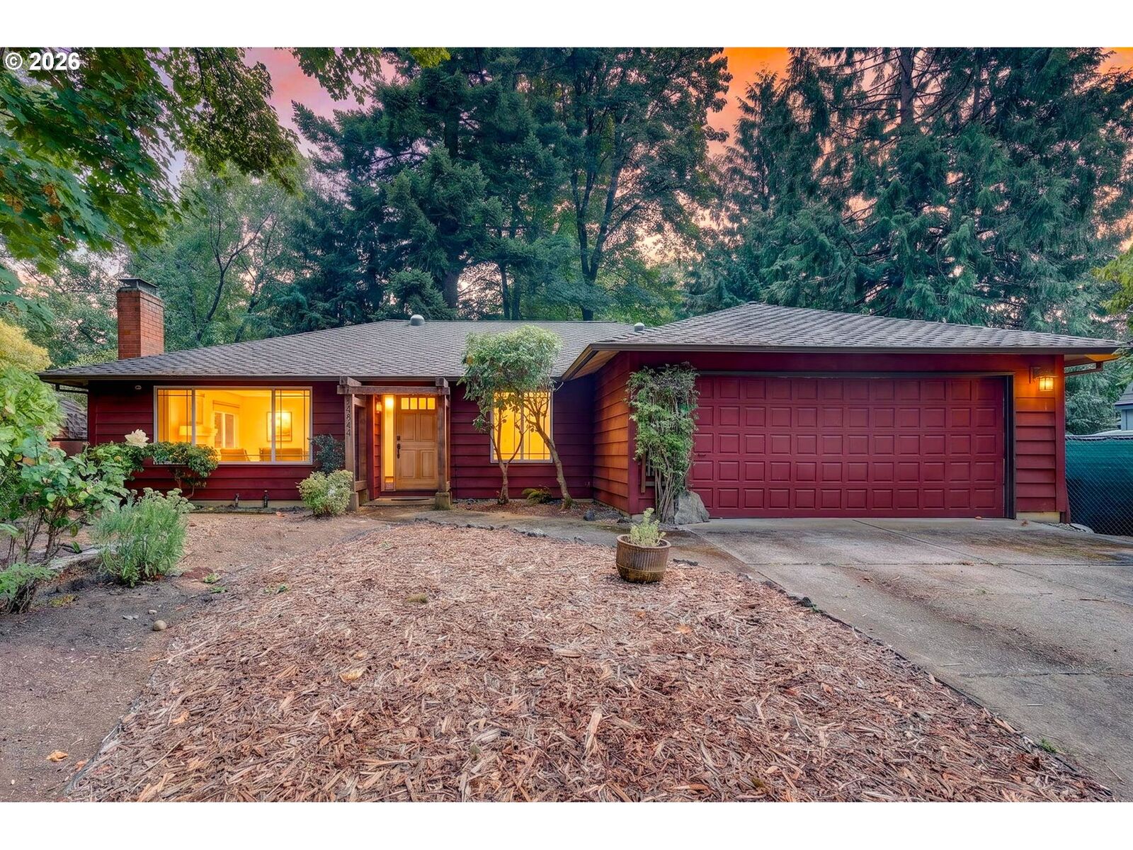 Property Photo:  4992 SW Evelyn St  OR 97219 
