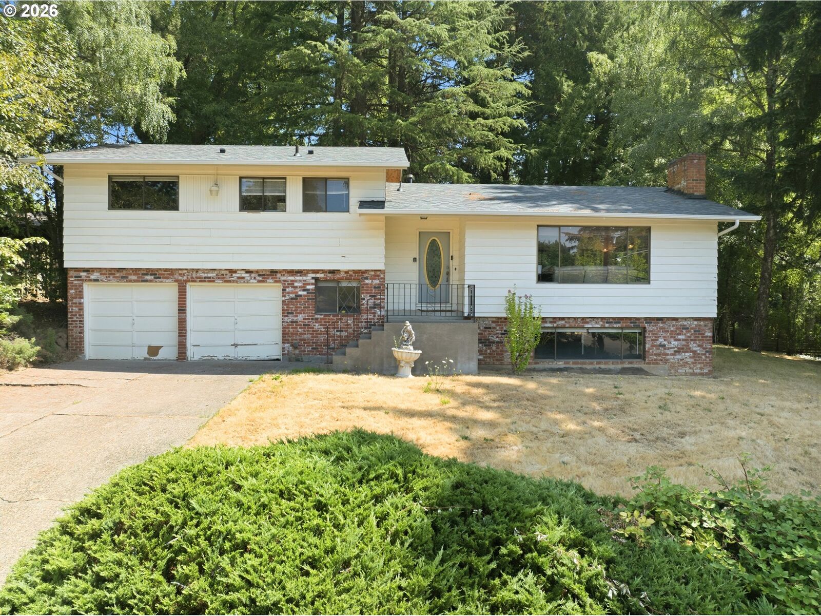 Property Photo: 13570 Shireva Dr OR 97034