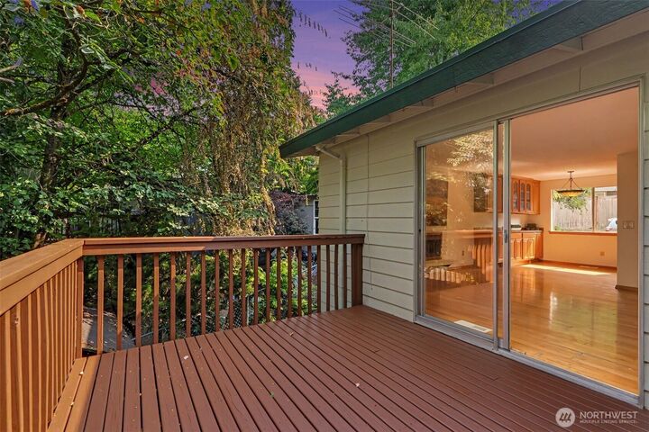 Property Photo: 11617 7th Avenue SW WA 98146
