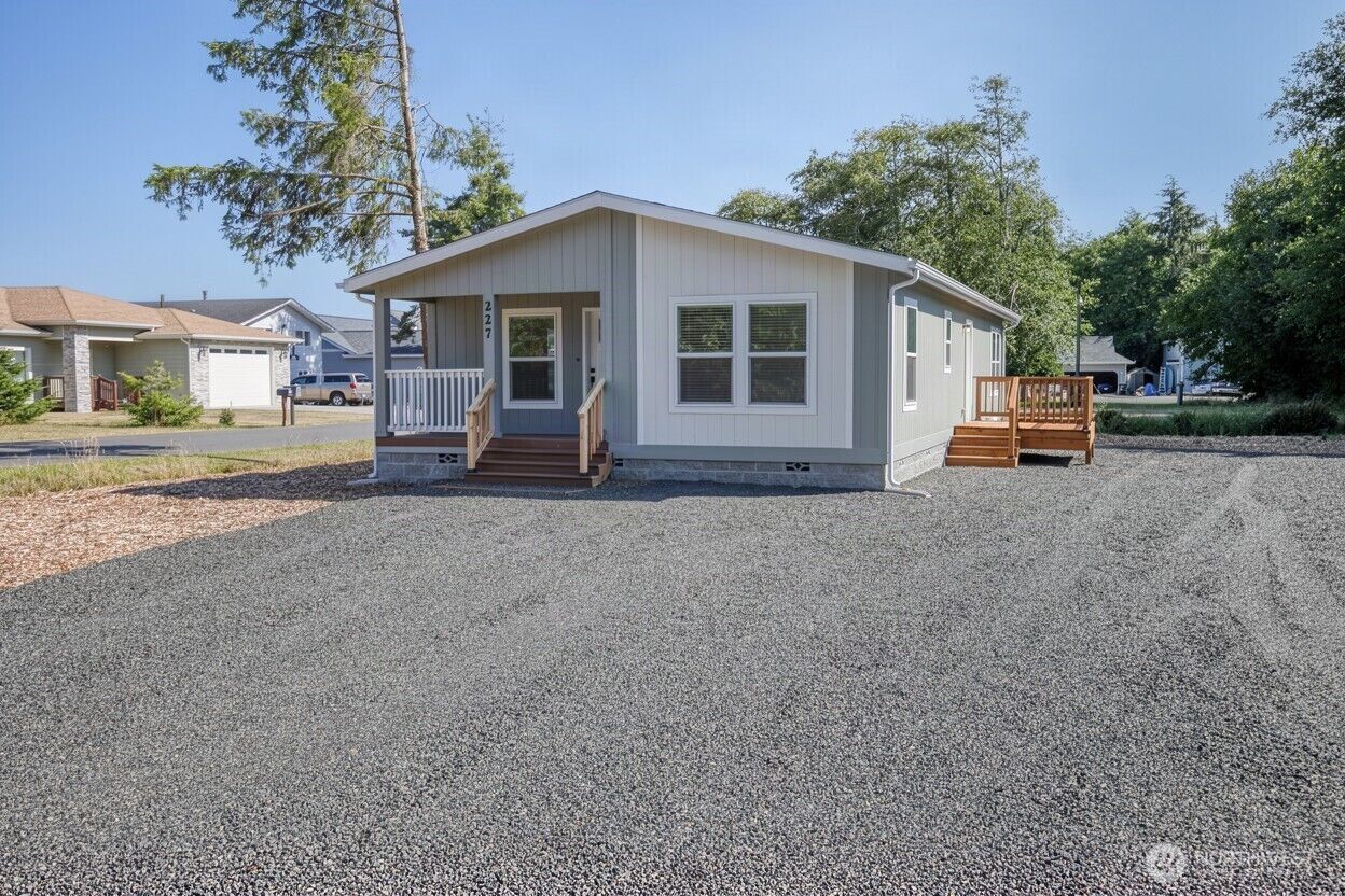 Property Photo: 227 Sunrise Avenue SE WA 98569