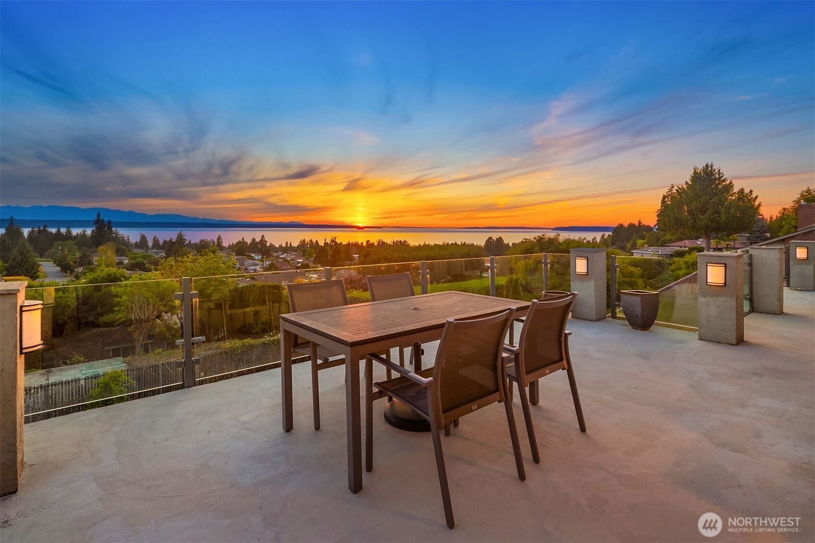 Property Photo:  227  Highland Drive  WA 98020 