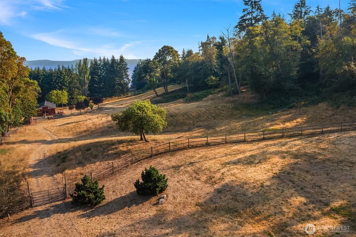 Property Photo: 4409 SW Point Robinson Road WA 98070
