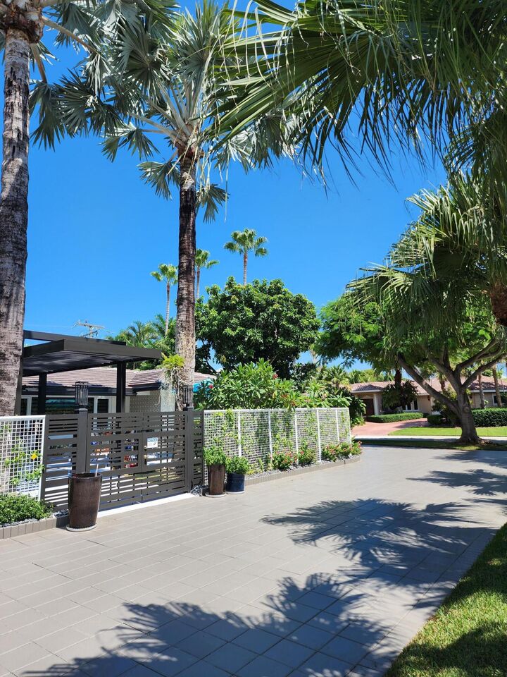 Property Photo:  716 Middle River Drive  FL 33304 