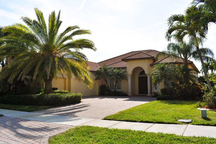 Property Photo: 895 SW Grand Reserves Boulevard SW FL 34986