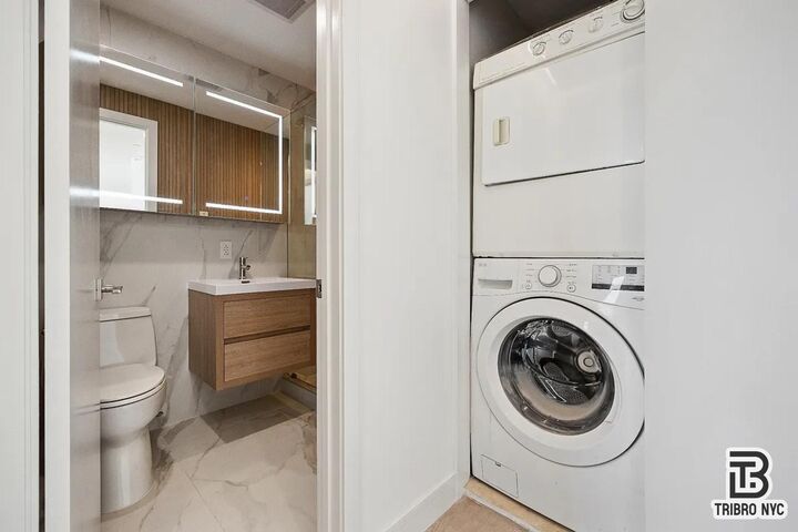 Property Photo:  184 Eagle Street 5E  NY 11222 