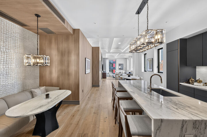 Property Photo:  305 E 61st Street 702  NY 10065 