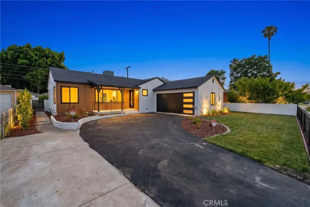 Property Photo:  9753 Mercedes Avenue  CA 91331 