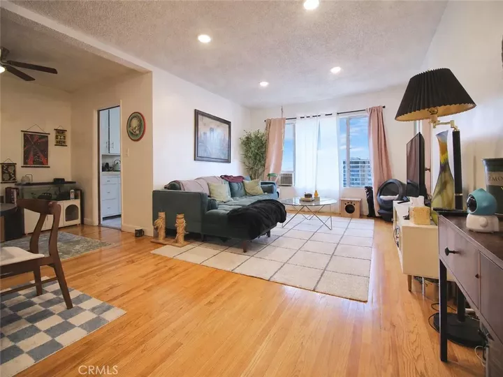 Property Photo: 1224 N Mansfield CA 90038