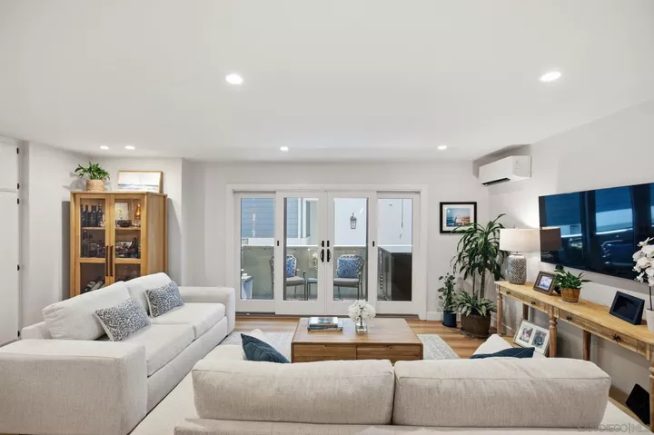 Property Photo:  858 E Ave  CA 92118 
