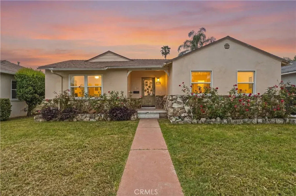 Property Photo:  19550 Vanowen  CA 91335 