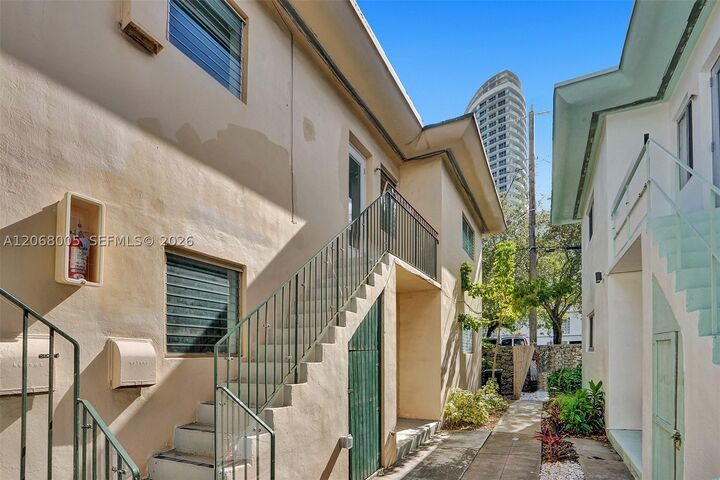 Property Photo: 1430 16th St 1 FL 33139