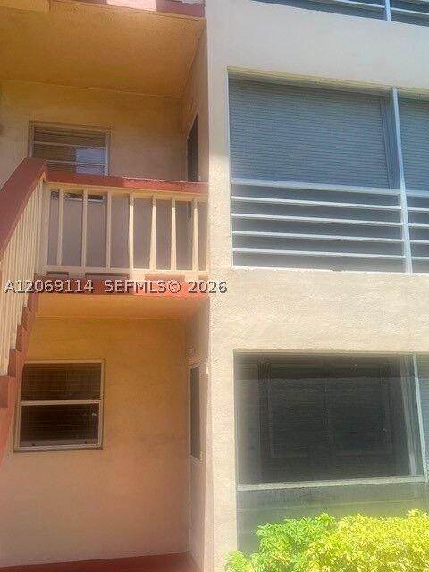 Property Photo: 5300 Washington St C220 FL 33021