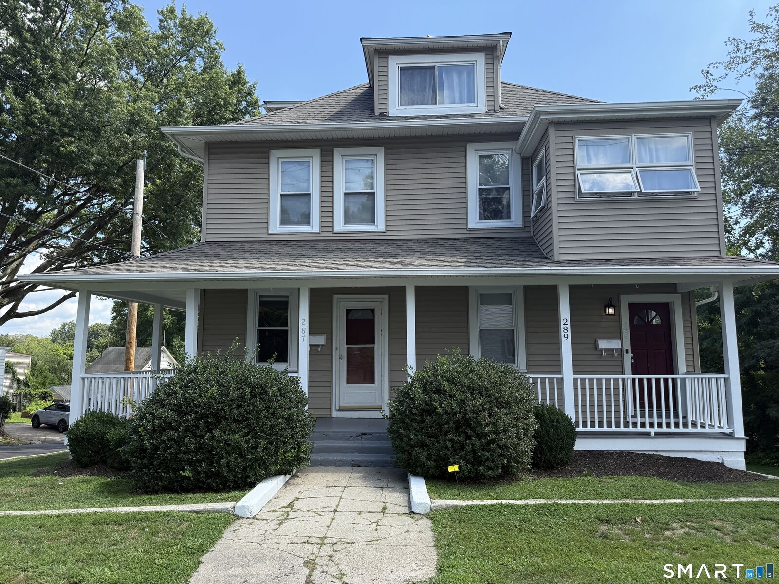 Property Photo:  287 Old Stratfield Road  CT 06825 