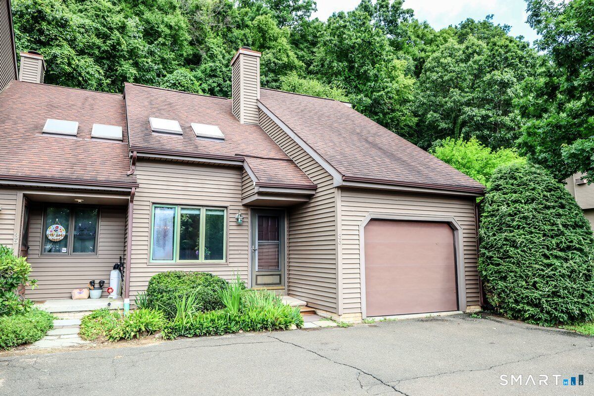 Property Photo: 36 Twin Oaks 36 CT 06776