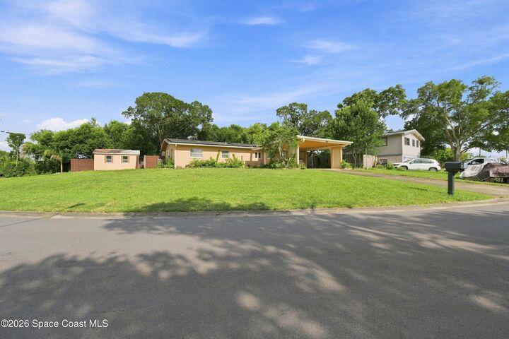 Property Photo: 1419 Brook Drive FL 32780