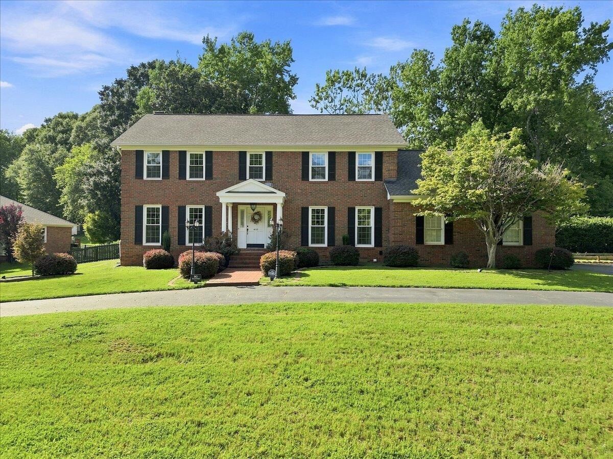 Property Photo:  410 Thornhill Drive  SC 29301 