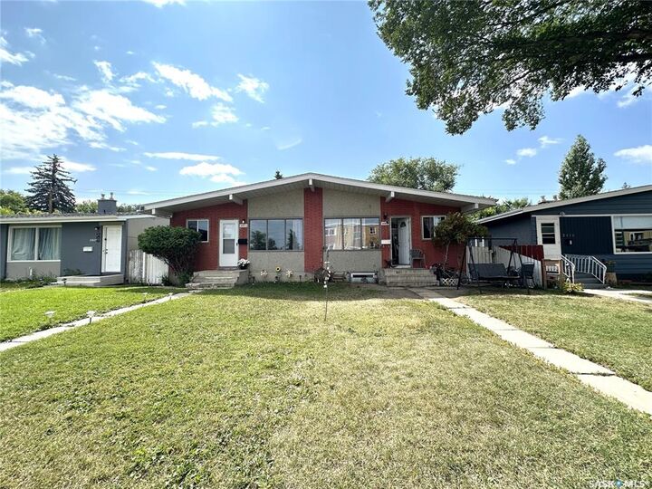 Property Photo:  2818 7th Street E A&B  SK S7H 1A9 