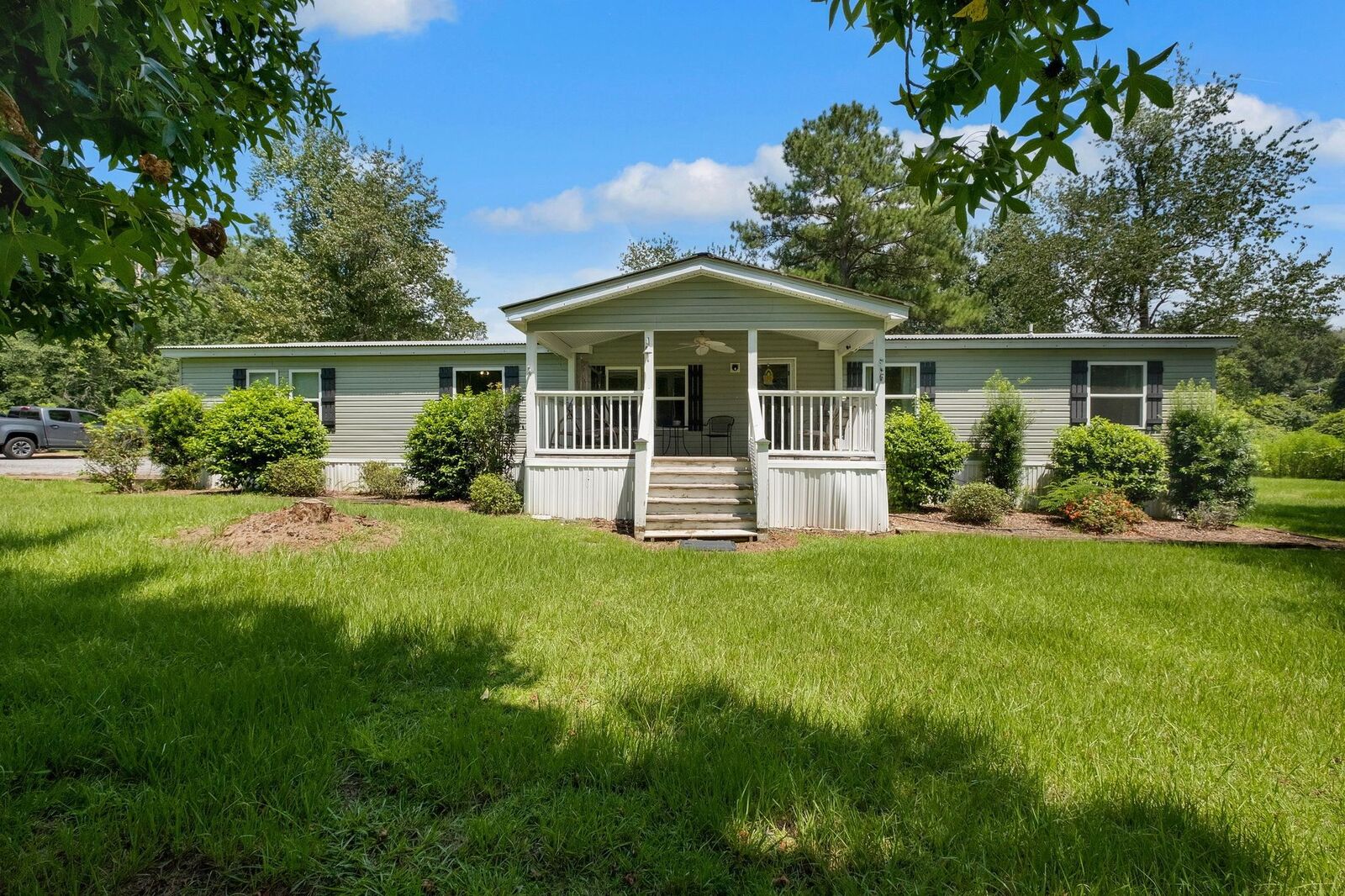 Property Photo: 5201 Old Magnolia Road FL 32309