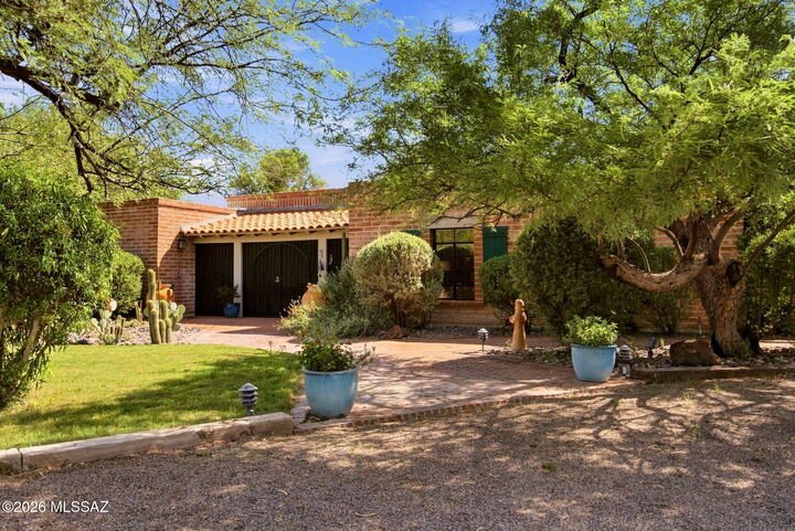 Property Photo: 20 Avenida De Otero AZ 85646