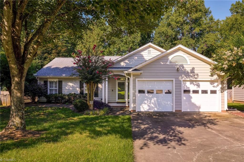 Property Photo: 2315 Meadow Gate Drive NC 27455