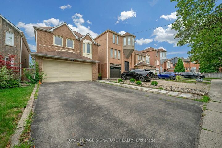 107 Roxborough Lane — photo 1