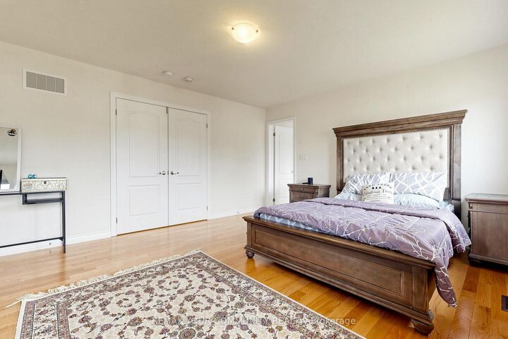 Property Photo:  356 Danny Wheeler Boulevard  ON L4P 0K2 