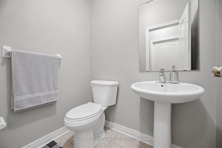Property Photo: 7443 Russian Olive Close ON L5N 8N7