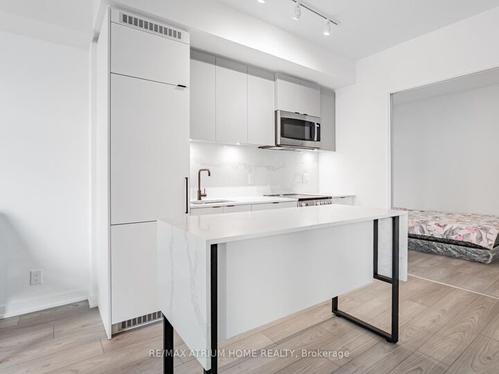 Property Photo:  285 Dufferin Street 827  ON M6K 0J2 