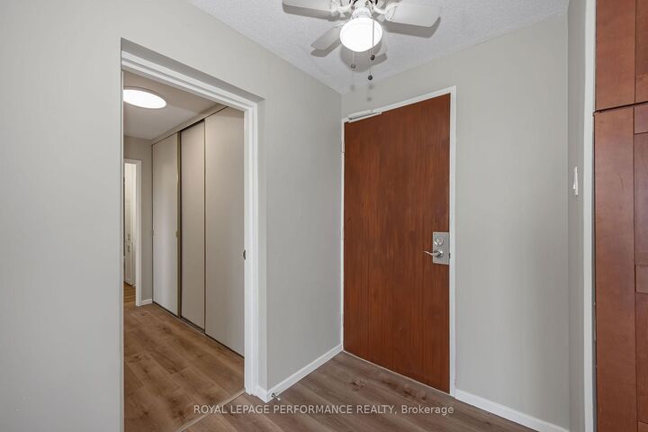 Property Photo: 20 Chesterton Drive 920 ON K2E 6Z7